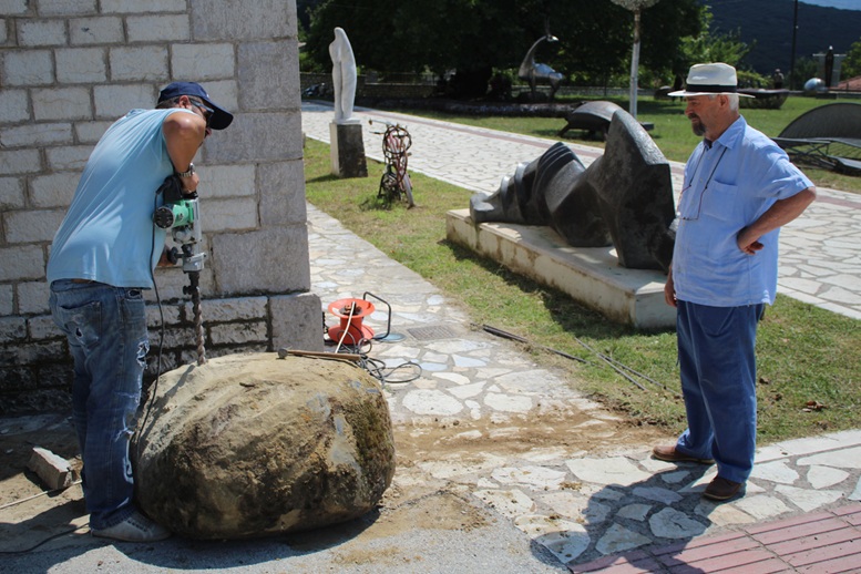 Ετοιμασία τοποθέτησης φιγούρας