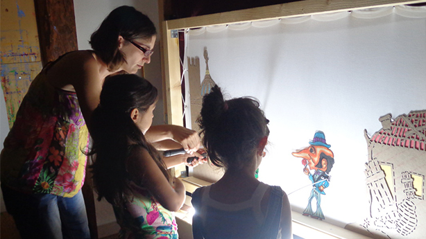 Τα παραμύθια του Καραγκιόζη, εργαστήριο